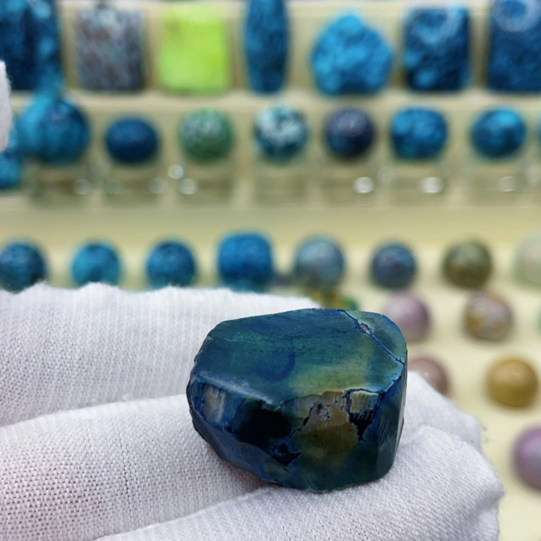 未镶嵌绿松石颈饰