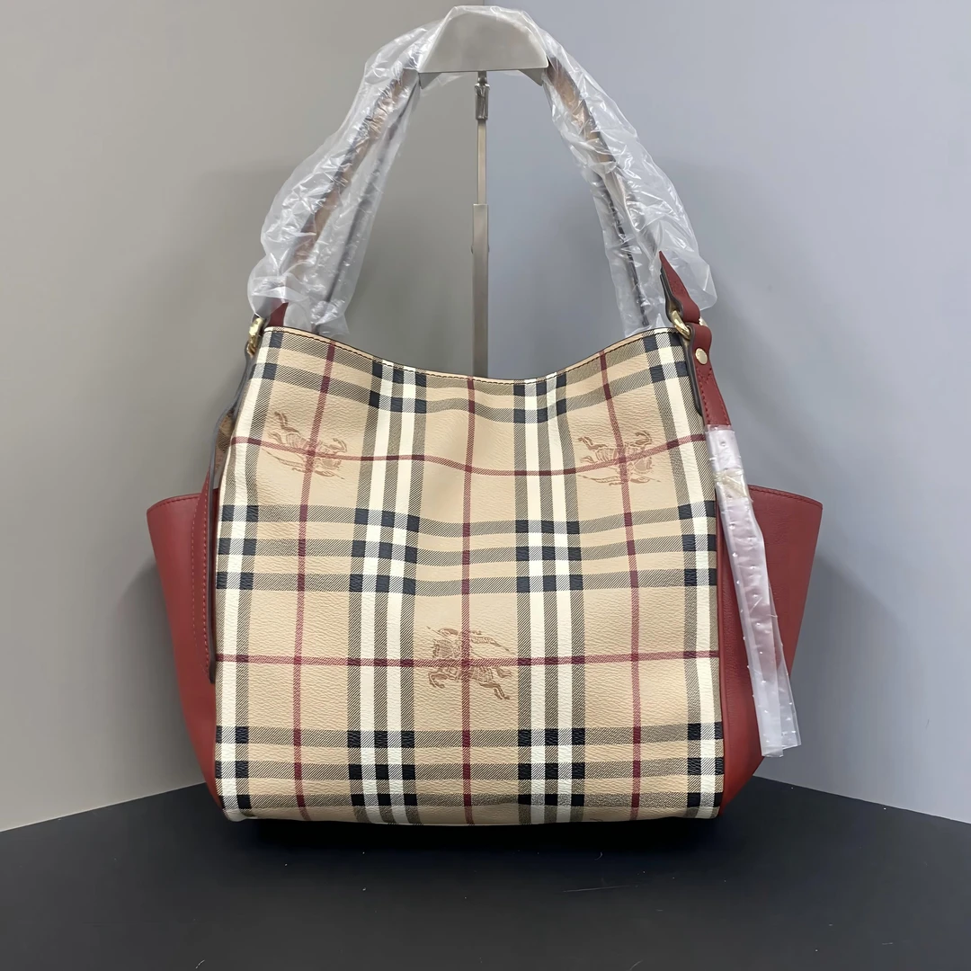99新 BURBERRY/博柏利 /夏vv0926/单肩包/16142549