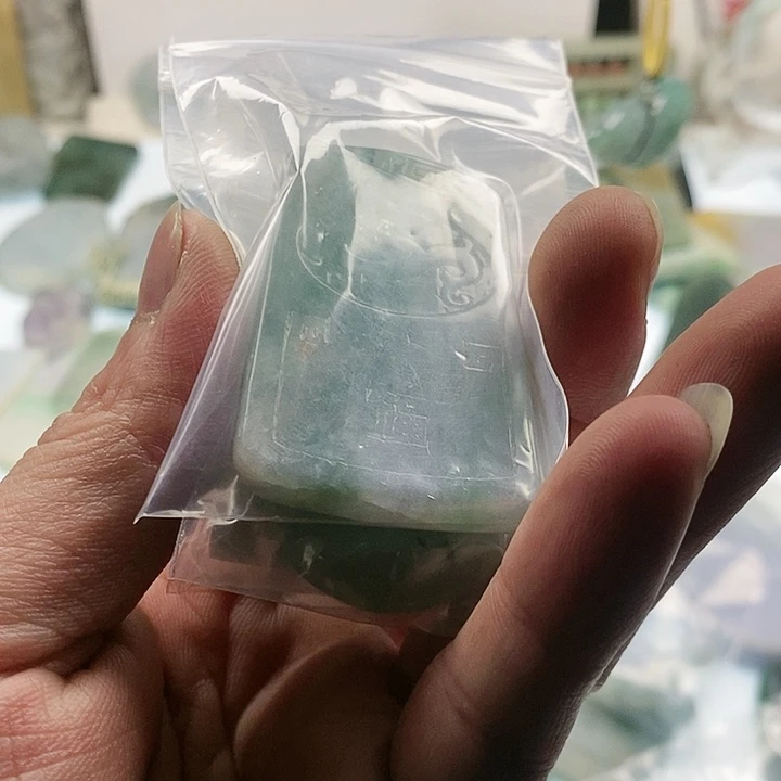 翡翠挂件未镶嵌楼***聊毛