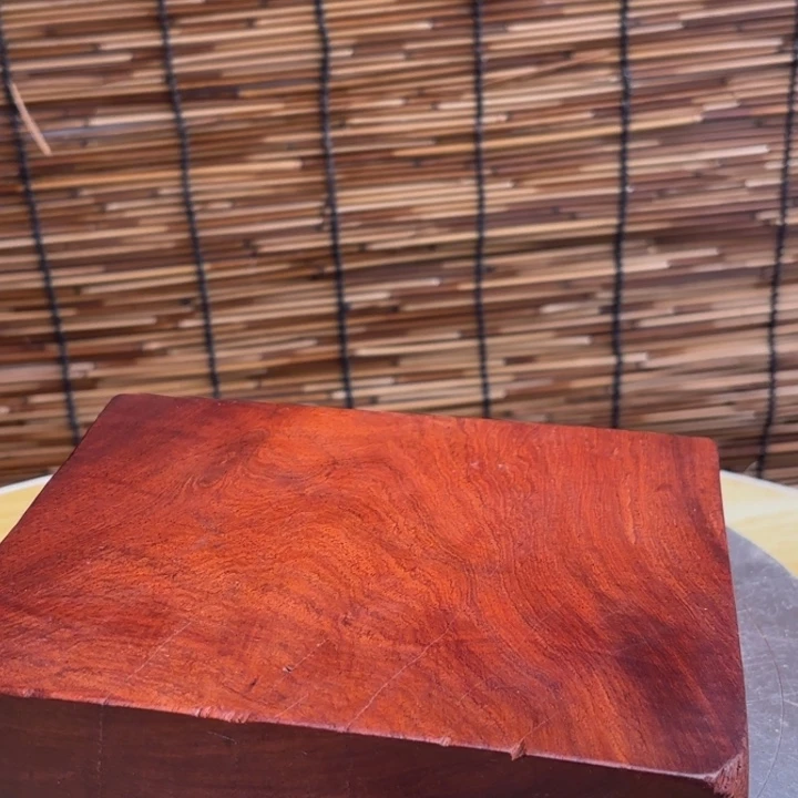 小***哦大叶紫檀（黑酸枝木类）