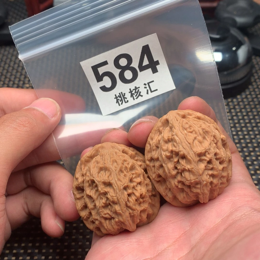 文玩核桃把件鸭蛋虎38