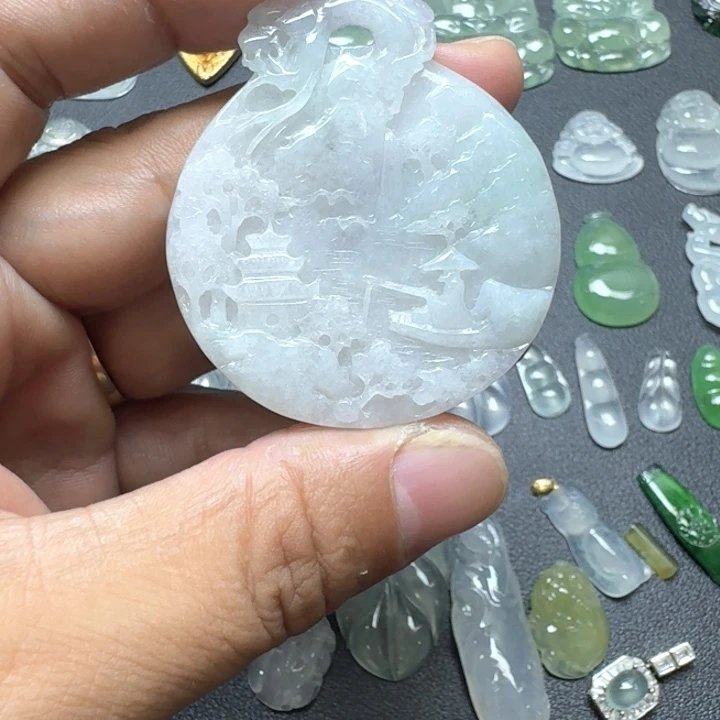 翡翠未镶嵌吊坠(不含链)山水