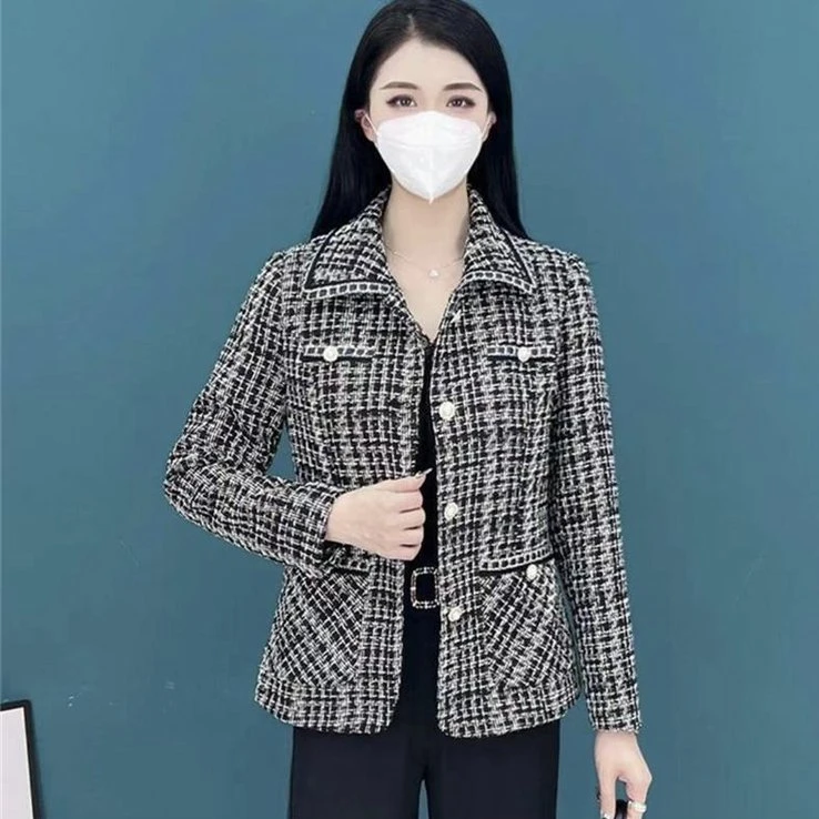 新款减龄外套春秋季中老年女士时尚百搭休闲短款小香风上衣