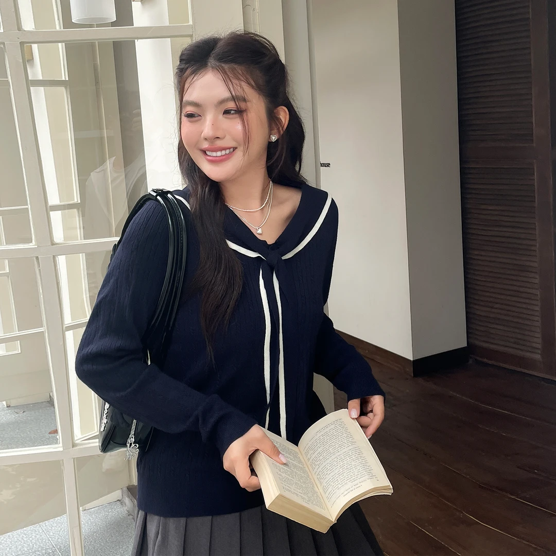大码早秋小众不撞款韩系漂亮小上衣女胖mm设计感海军领显瘦针织衫