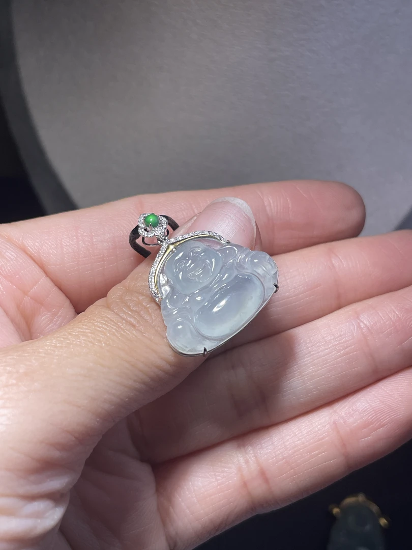 18k金天然a货翡翠吊坠佛公