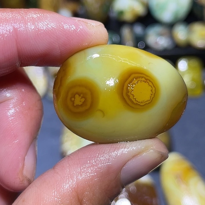 玛瑙/玉髓未镶嵌珠宝奇石