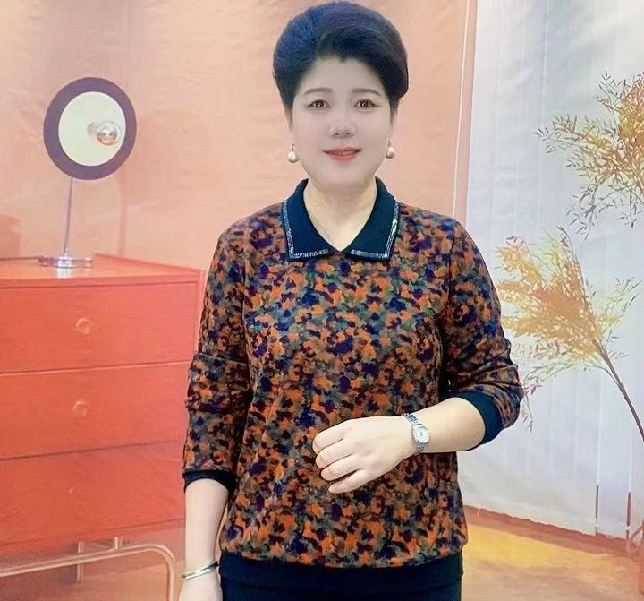 秋季中老年长袖翻领花色上衣气质百搭减龄时尚