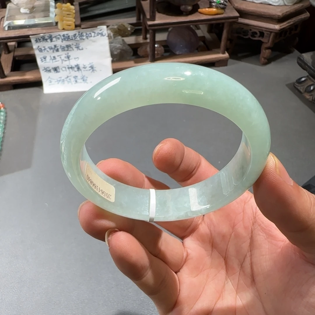 翡翠手镯未镶嵌57.8圈口