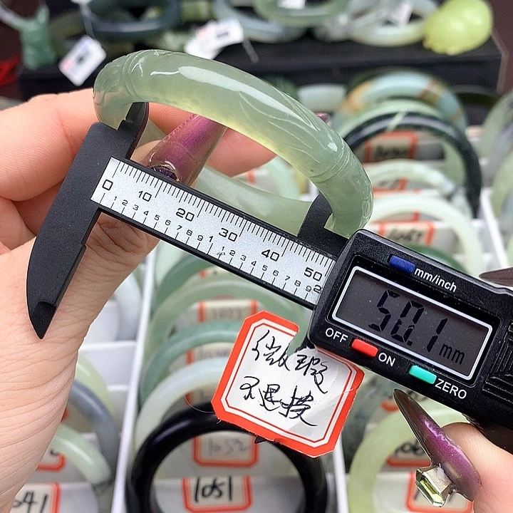 蛇纹石玉手镯未镶嵌1044
