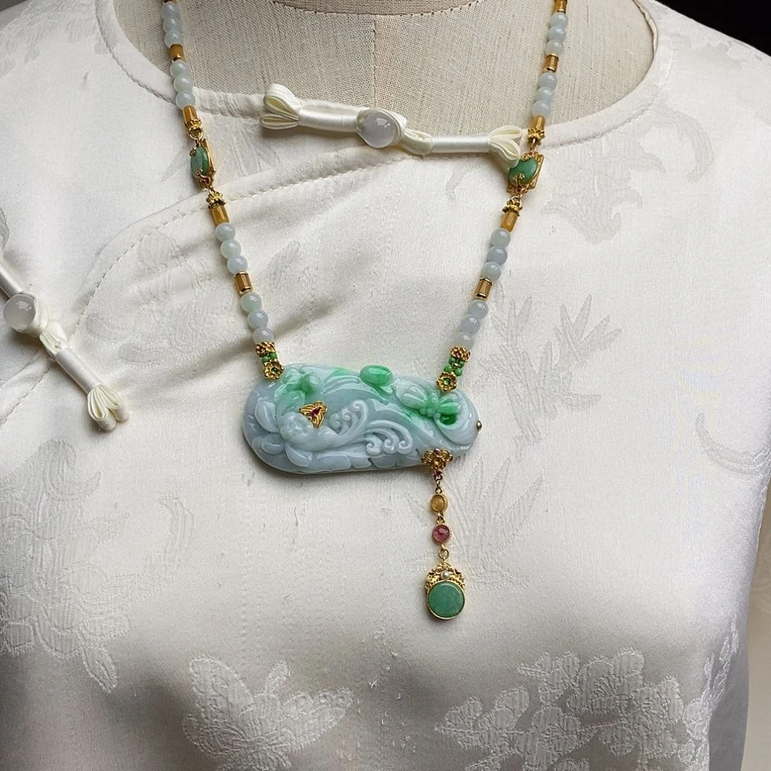 翡翠颈饰未镶嵌天然