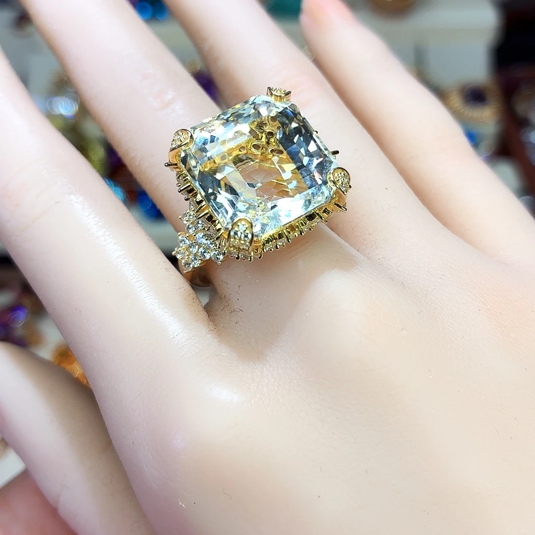 银S925镶嵌托帕石戒指