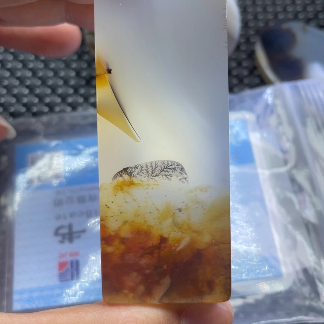 未镶嵌颈饰玛瑙/玉髓小*