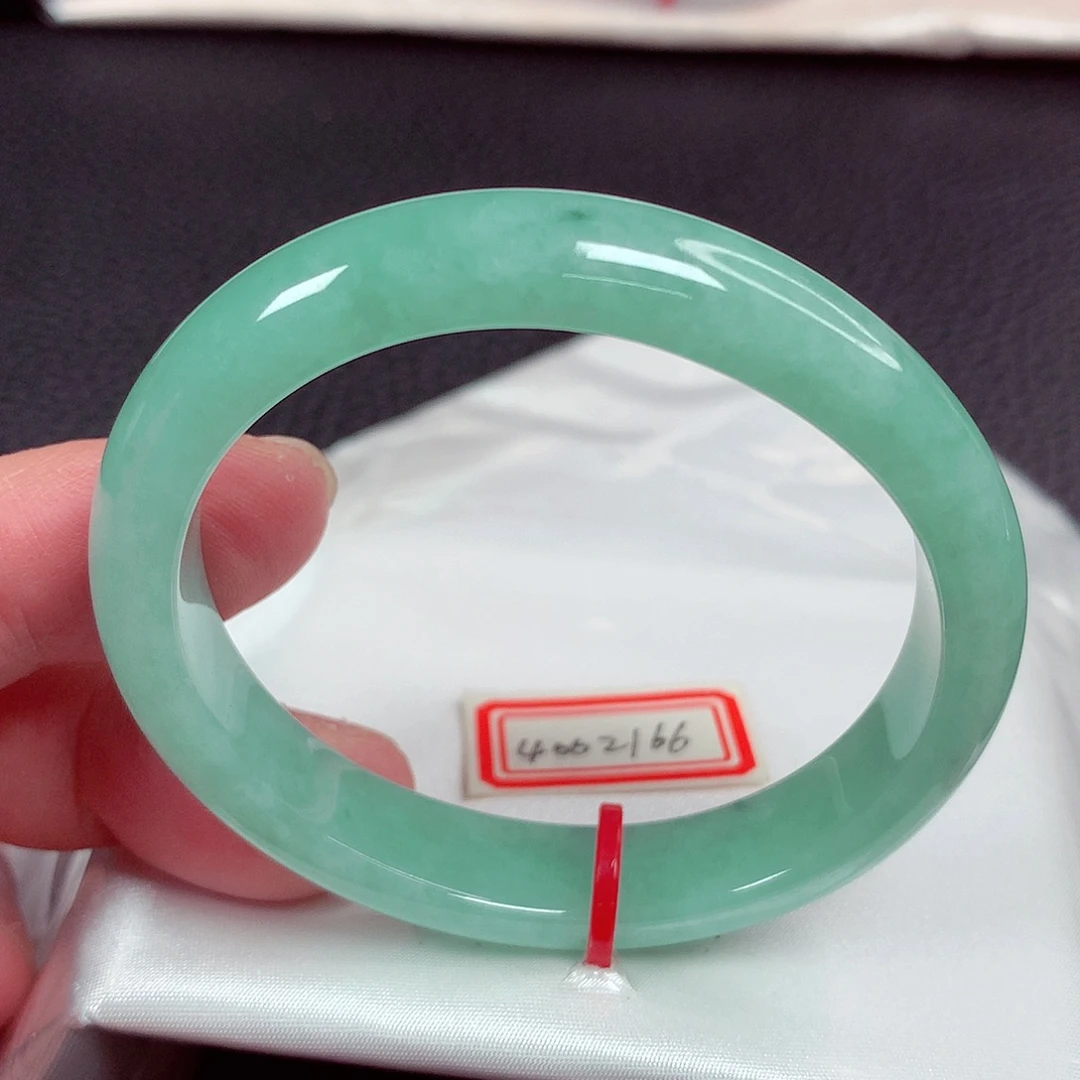 翡翠手镯未镶嵌天然翡翠手镯