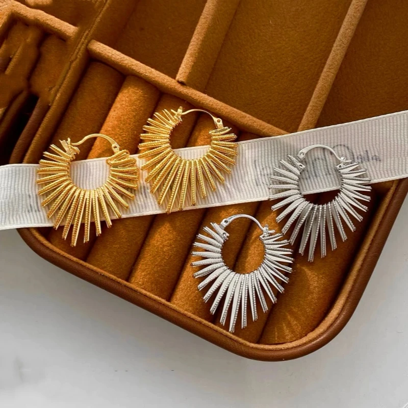 铜合金耳饰 欧美夸张线条桃心耳扣个性小众高级感时尚耳饰2025新