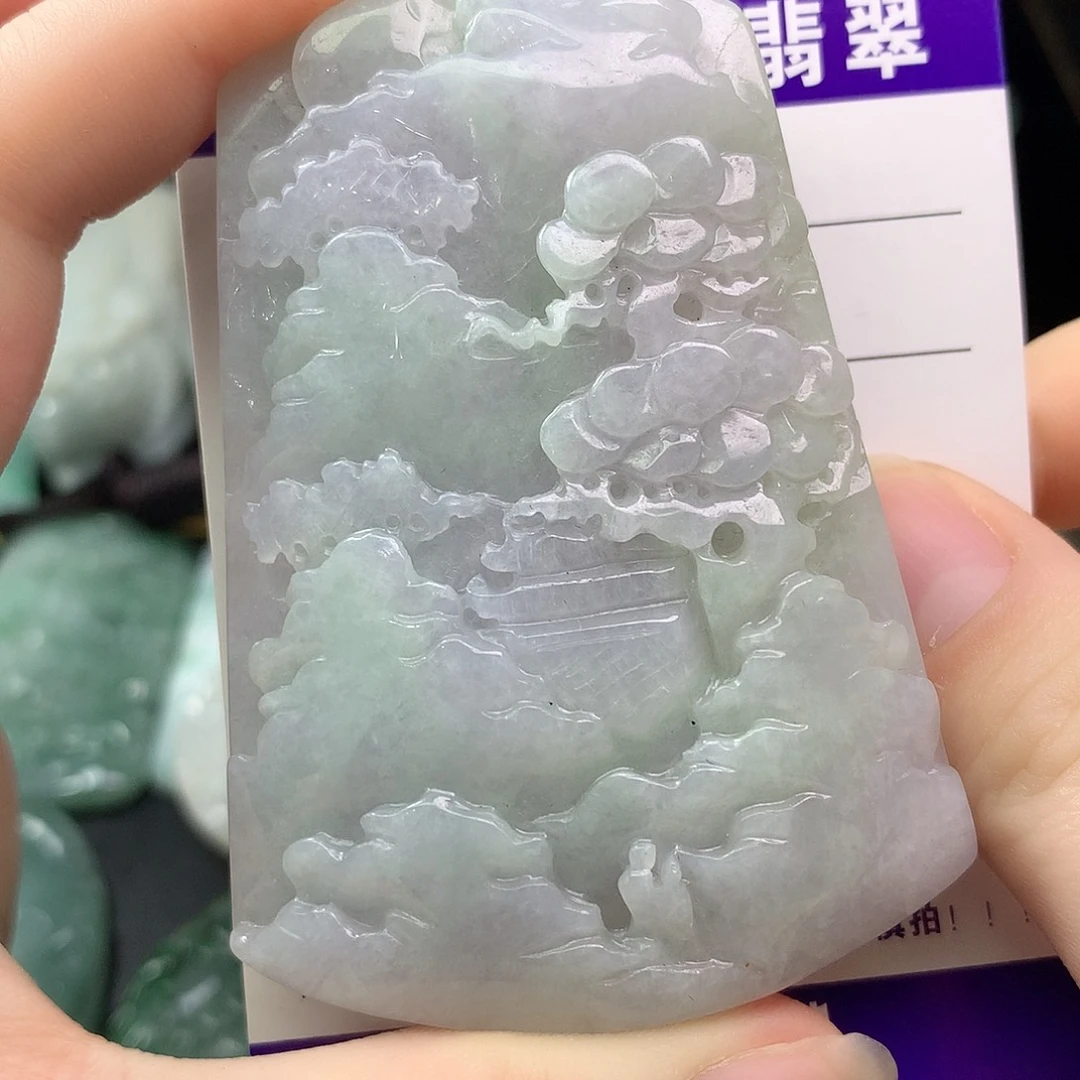 翡翠未镶嵌颈饰山水