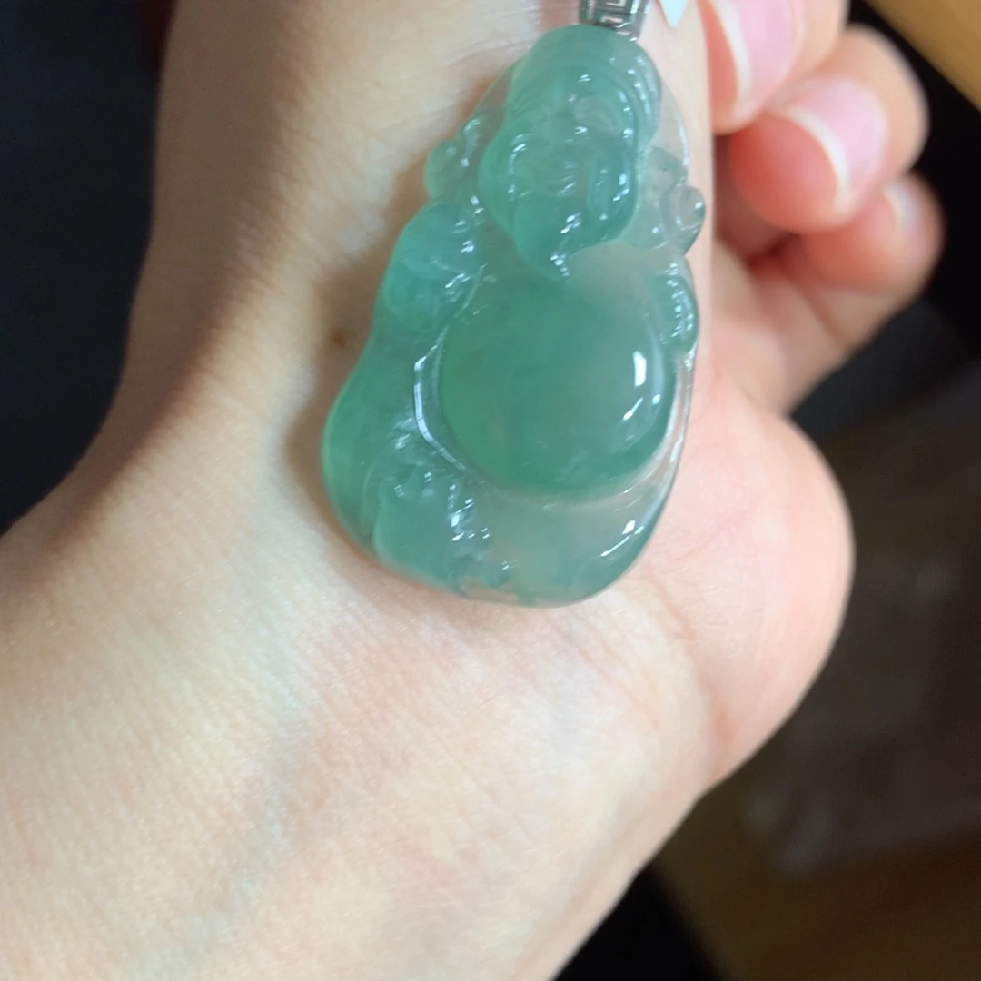 翡翠18K金镶嵌颈饰翡翠玉