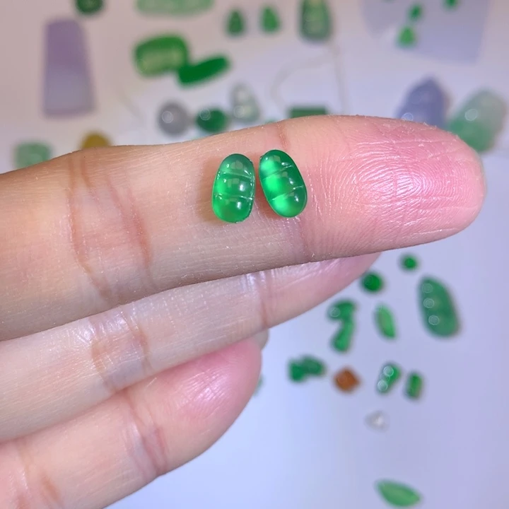 翡翠未镶嵌套链豆子