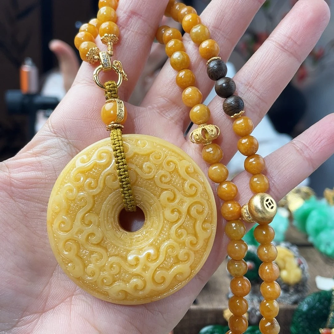 翡翠未镶嵌吊坠(赠链)