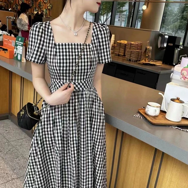 大码法式赫本风设计感格子连衣裙女夏季胖mm收腰气质时尚方领长裙