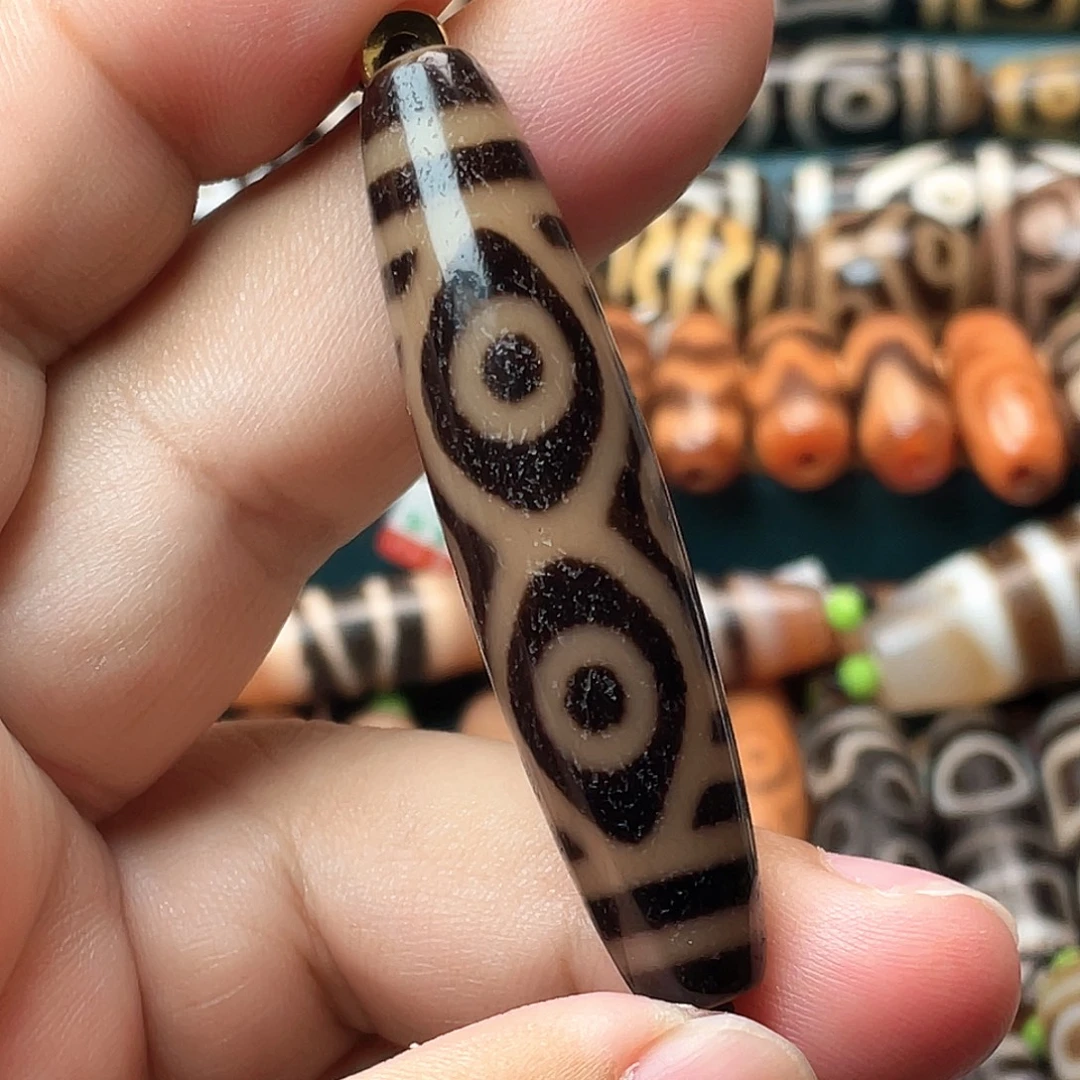 乌***服玛瑙/玉髓未镶嵌颈饰行运龙六