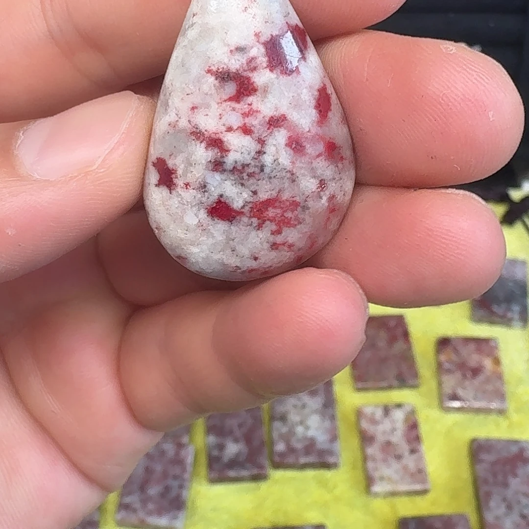 天然辰砂朱砂水滴吊坠