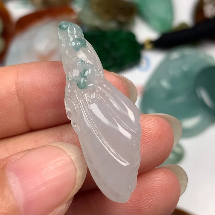 靓***靓翡翠未镶嵌颈饰翡翠