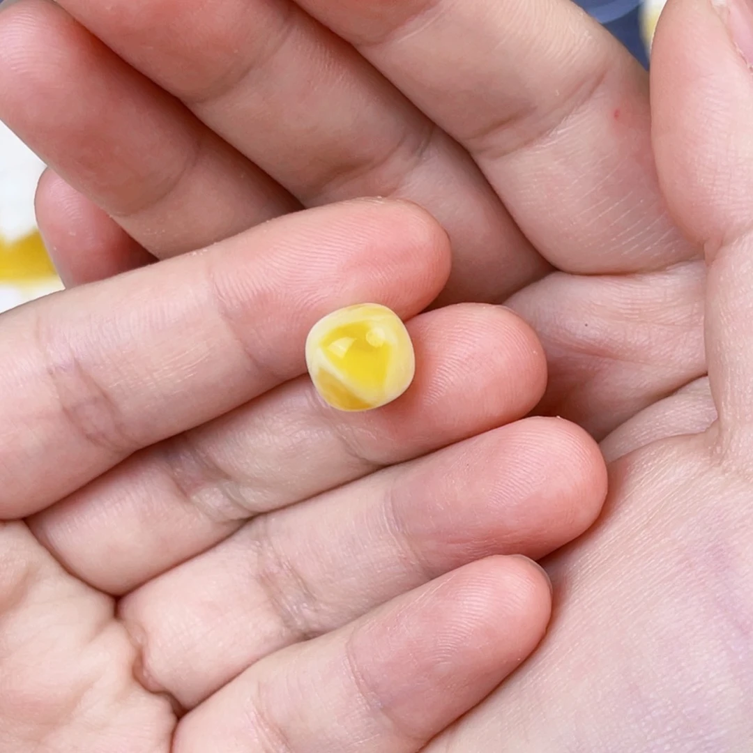 琥珀珠宝奇石未镶嵌阿**房