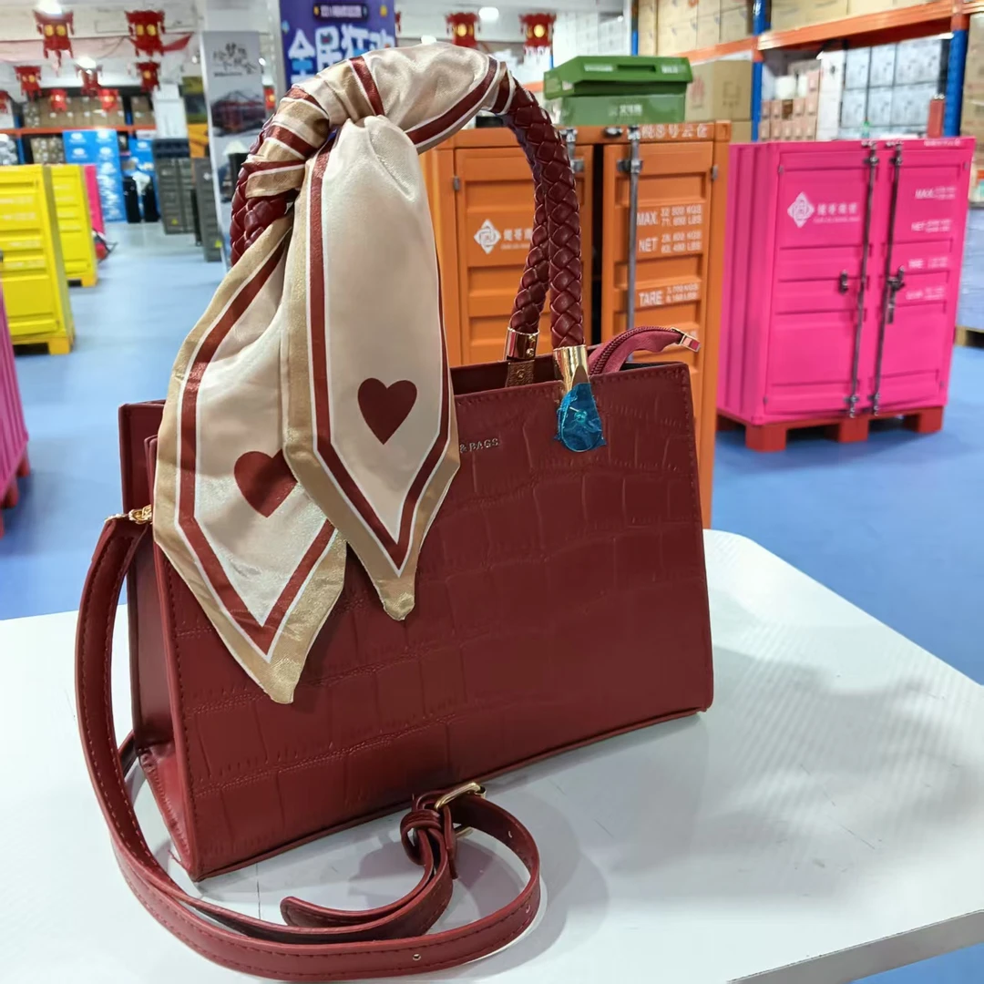 高级感大容量红色包包婚包G