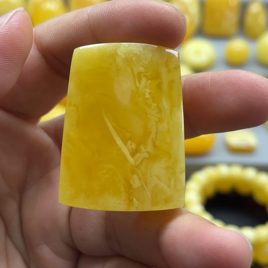 蜜蜡未镶嵌珠宝奇石