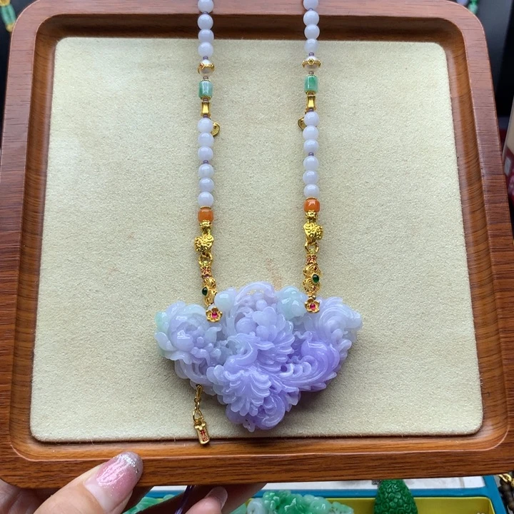 翡翠未镶嵌颈饰紫翡凤凰