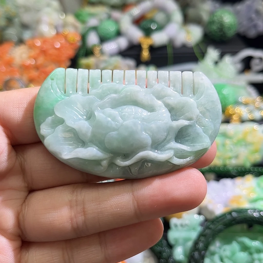 翡翠未镶嵌颈饰待编织