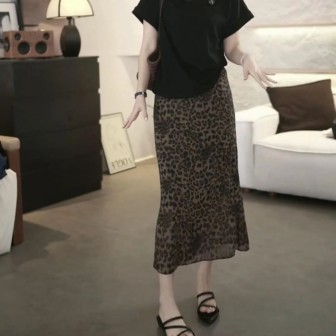 早秋2025咖色豹纹中长裙新款时尚百搭半身裙休闲高腰复古碎花裙