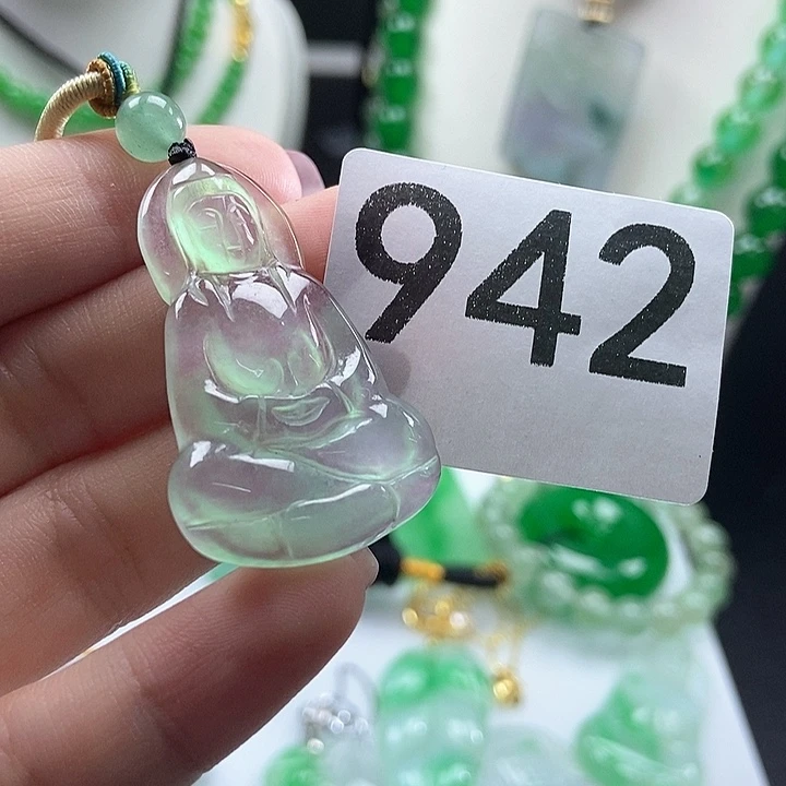 翡翠未镶嵌吊坠(赠链)