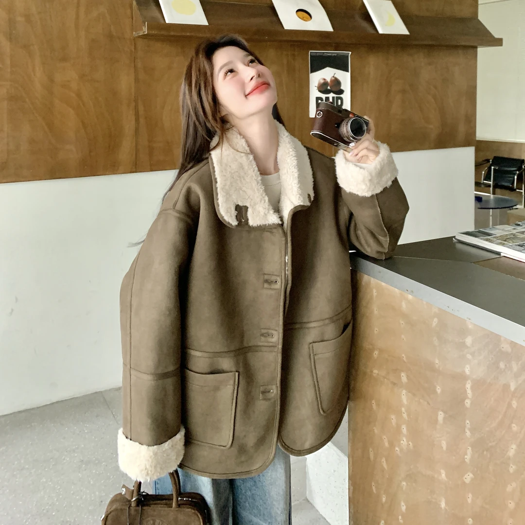 两面穿翻领加厚皮毛一体外套女2025冬季新款通勤风加厚羊羔毛棉服