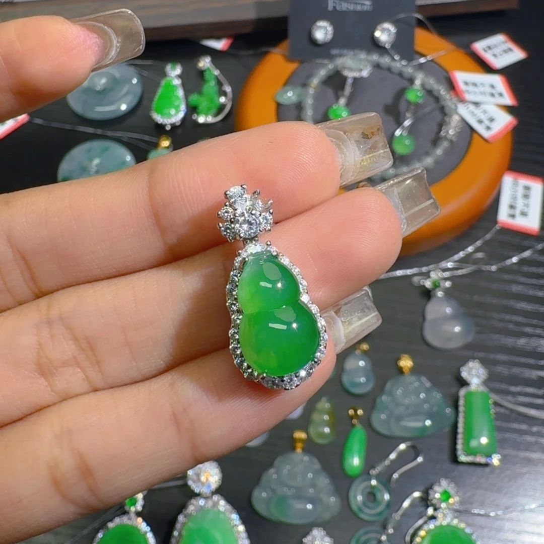 翡翠未镶嵌吊坠(不含链)