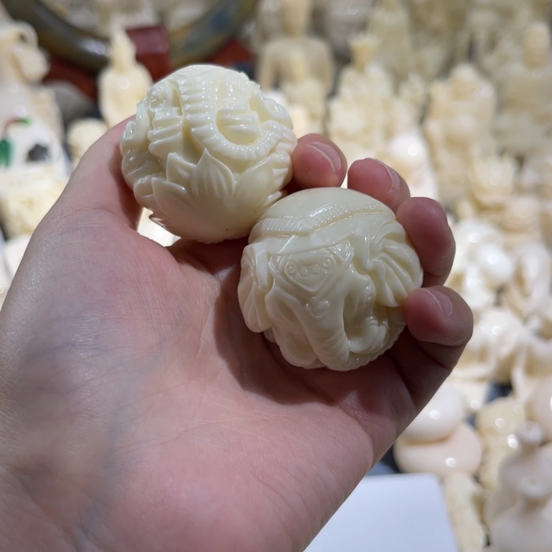 非***姥大叶紫檀（黑酸枝木类）