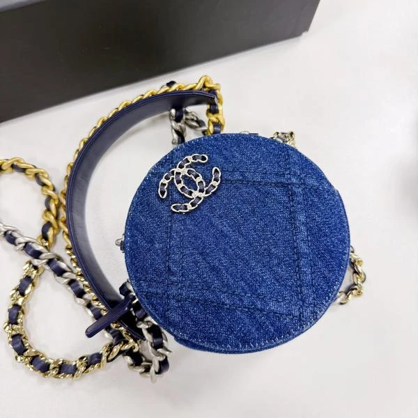 Chanel牛仔蓝色圆饼手提链条包