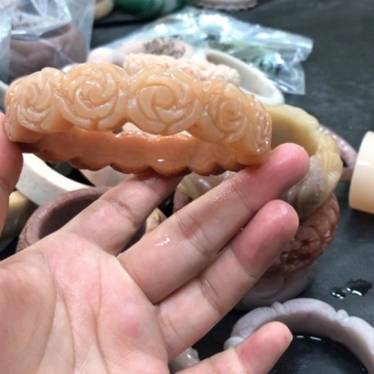 石英质玉手镯未镶嵌静**深