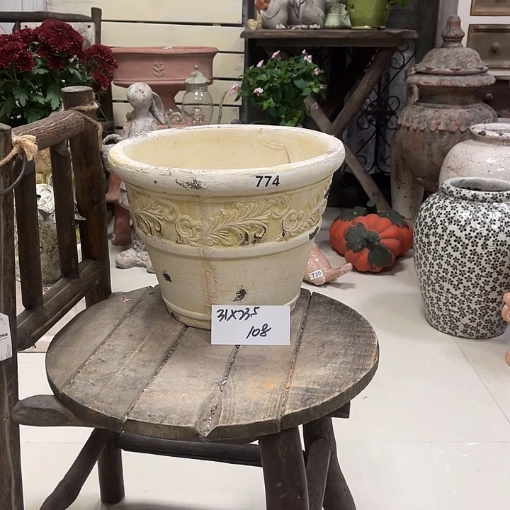 774白色敞口凤翎盆