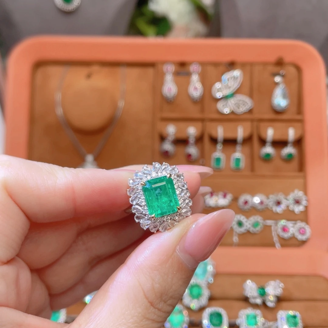 祖母绿18K金镶嵌戒指4.27