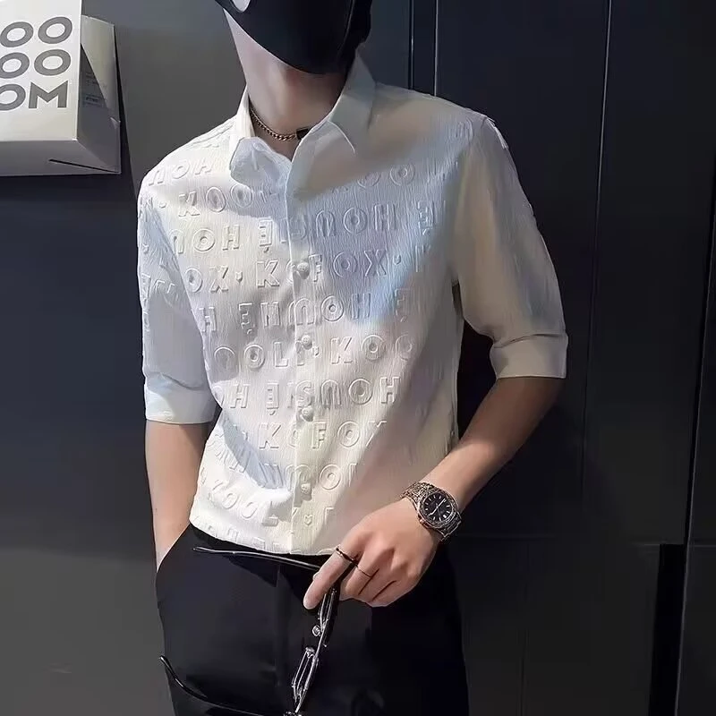 25夏季新款字母五分袖衬衫男潮流轻奢成熟痞帅修身设计感立体压花