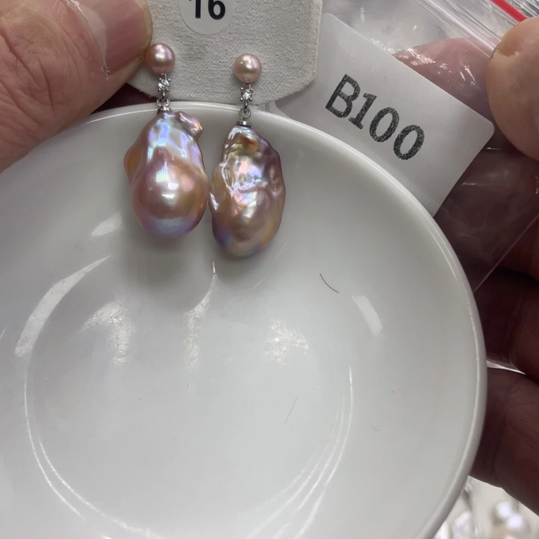 淡水珍珠颈饰未镶嵌花**界