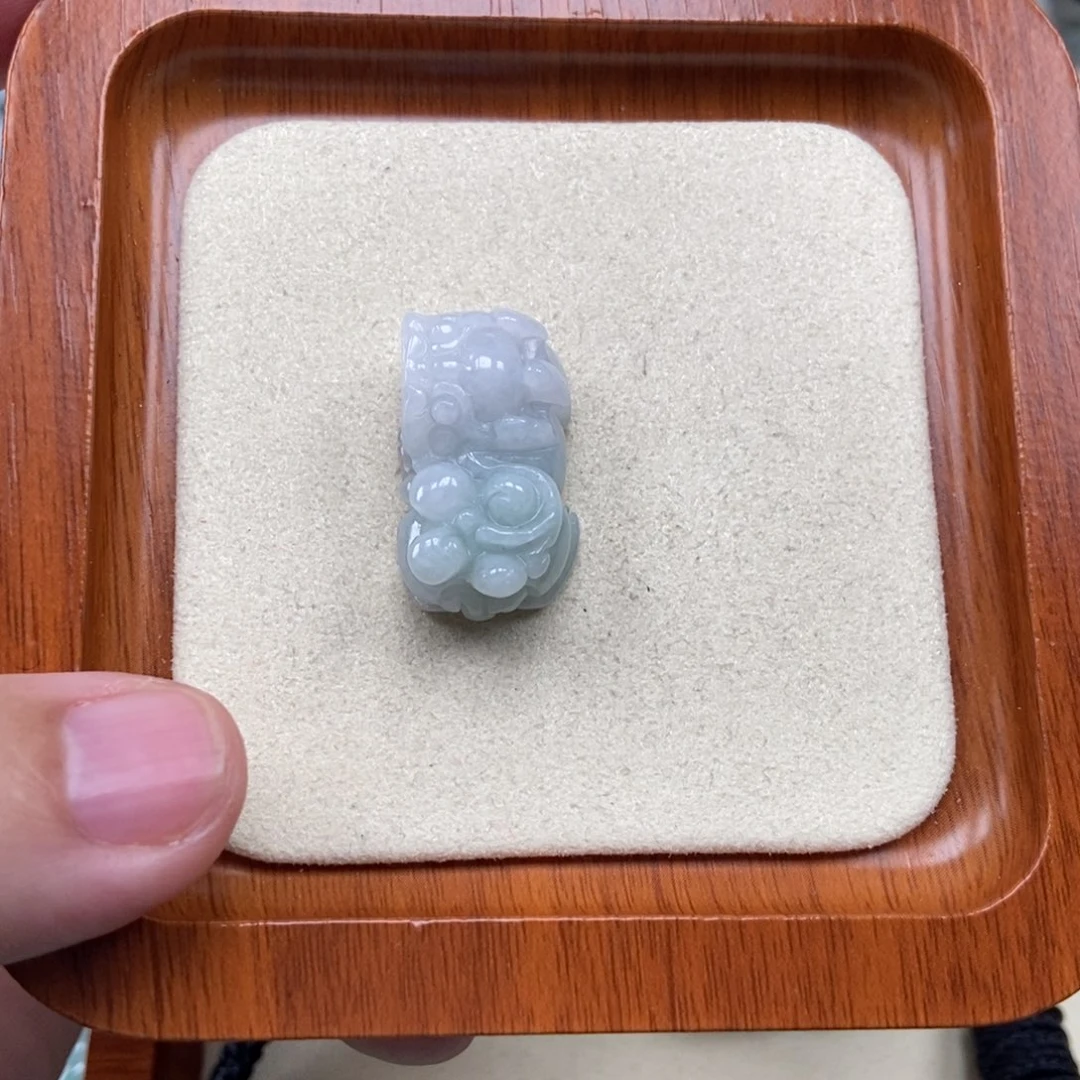 啾***ﾉ翡翠未镶嵌颈饰霸王貔貅