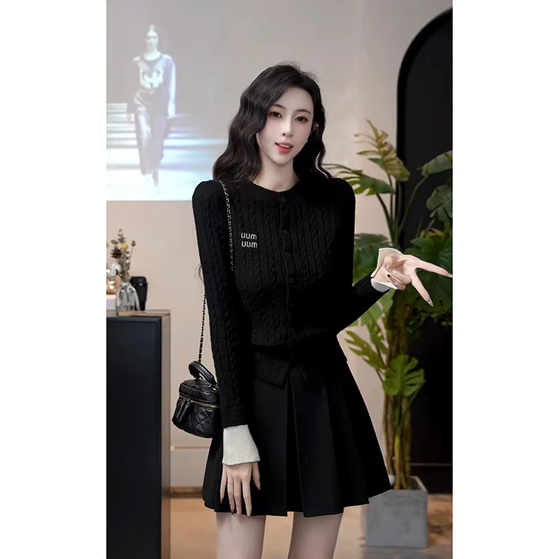 YUANLIANSU/圆脸酥【青苍】秋冬新款气质麻花刺绣字母针织开衫