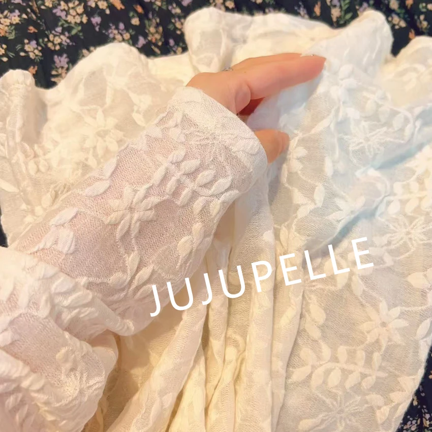 【花朵蕾丝打底衫】2025夏季新款浮雕百搭减龄宽松圆领针织衫女套头