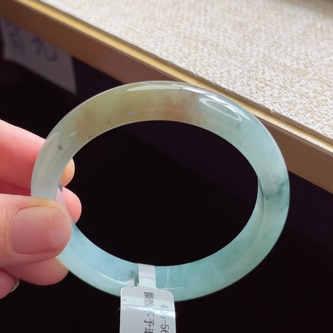 翡翠手镯未镶嵌手镯