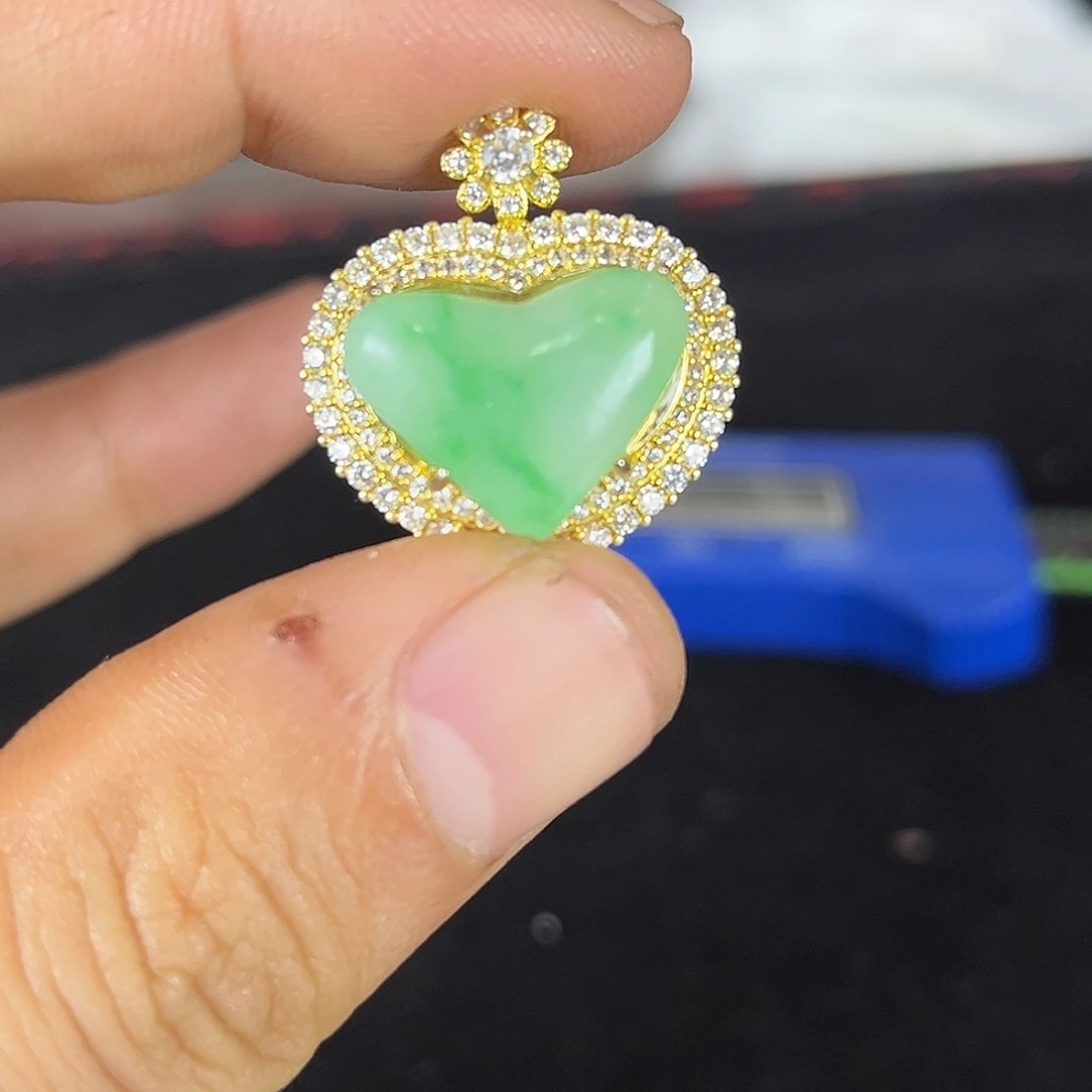 翡翠未镶嵌颈饰天然翡翠A货