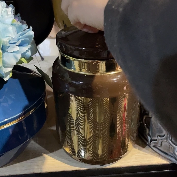 陶瓷花瓶部分微瑕