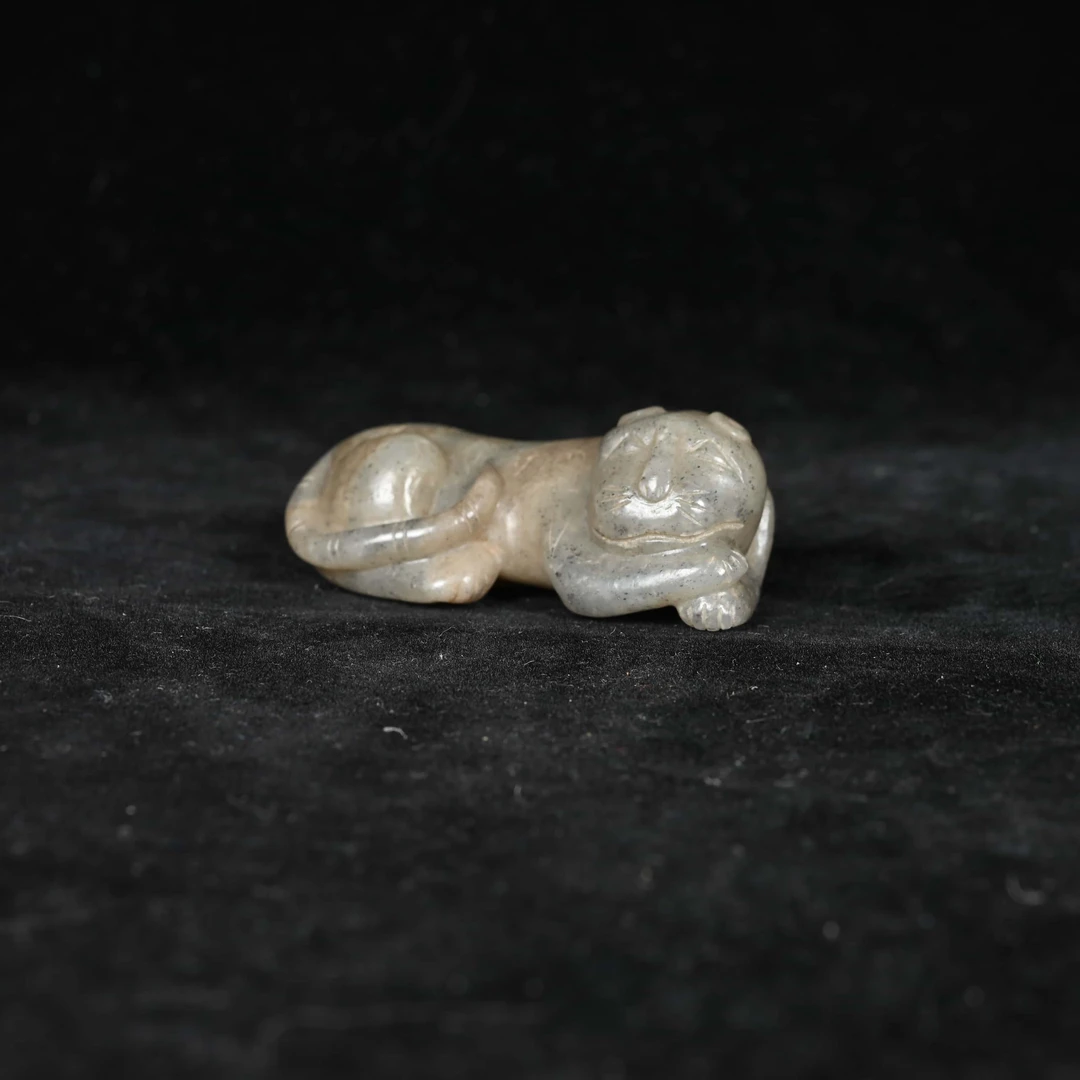 明代趴卧玉虎/JE.010834/集萃斋