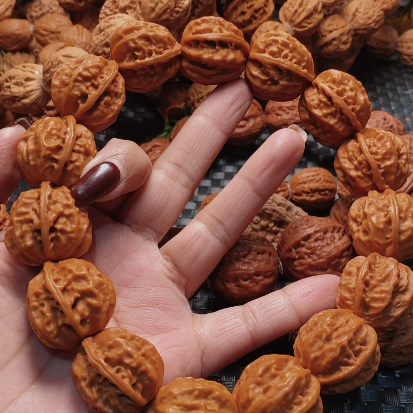 【闪购商品】文玩核桃吊坠满****红粗筋手讯